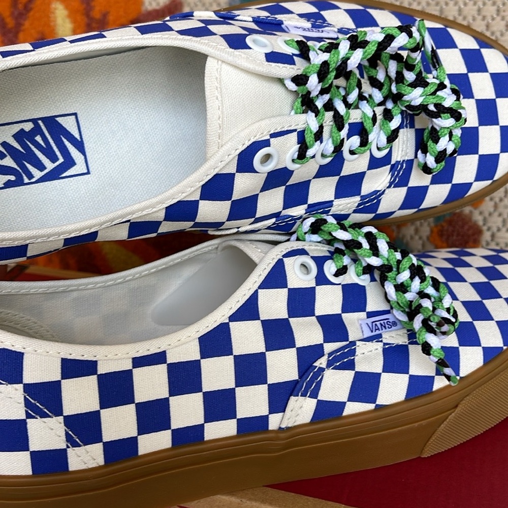 Vans Men’s Authentic
Checkerboard Blue/White
VN0009PVY6Z
Sneakers - Picture 16 of 16